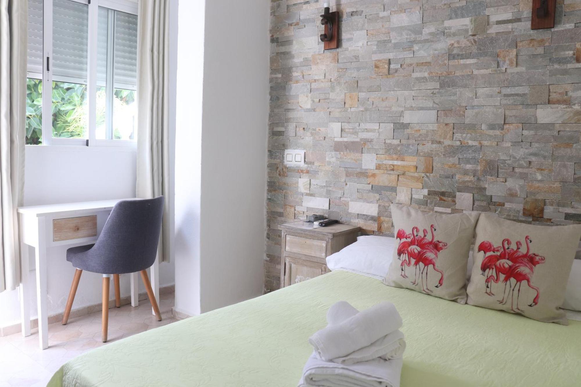 Hostal La Paloma I Calp Extérieur photo