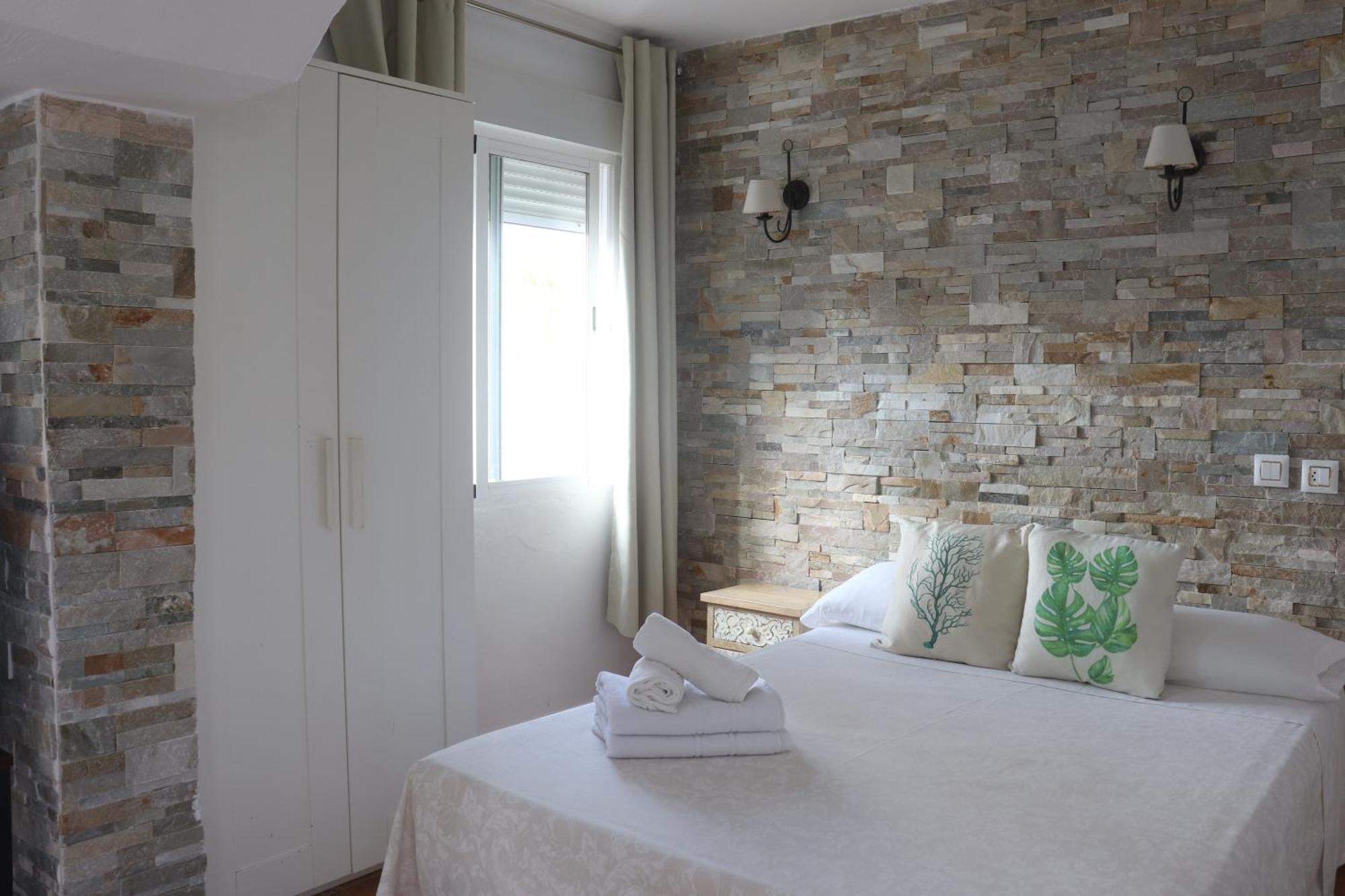 Hostal La Paloma I Calp Extérieur photo